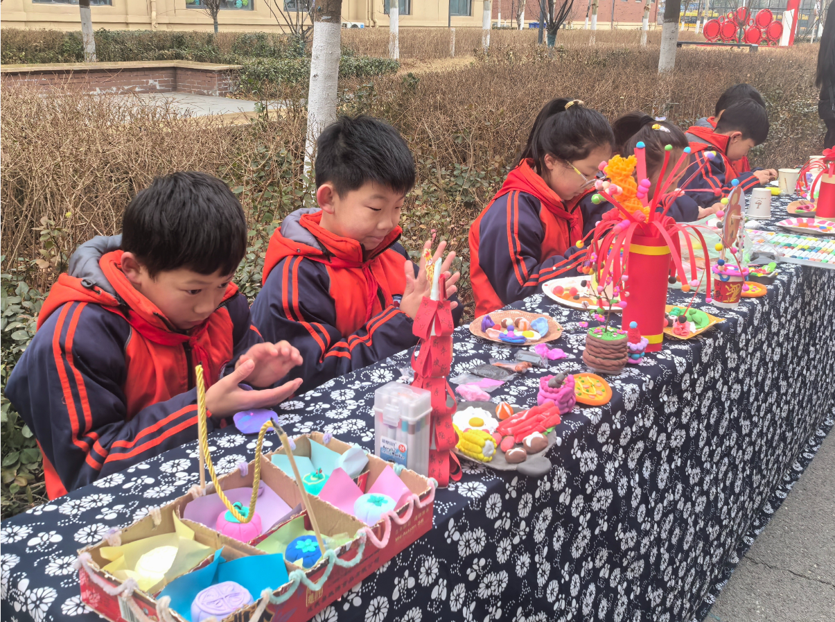 以美育人  以勞啟智